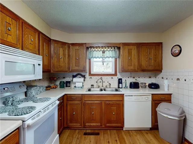 $174,900 | 18955 East 54th Highway, Nevada, MO 64772