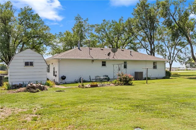 $174,900 | 18955 East 54th Highway, Nevada, MO 64772