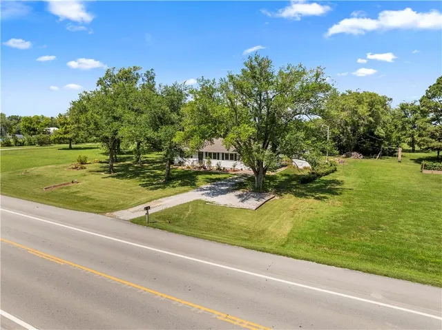 $174,900 | 18955 East 54th Highway, Nevada, MO 64772