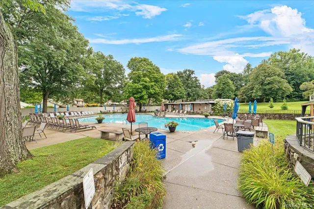 $569,999 | 159 C Carriage Court, Yorktown Heights, NY 10598