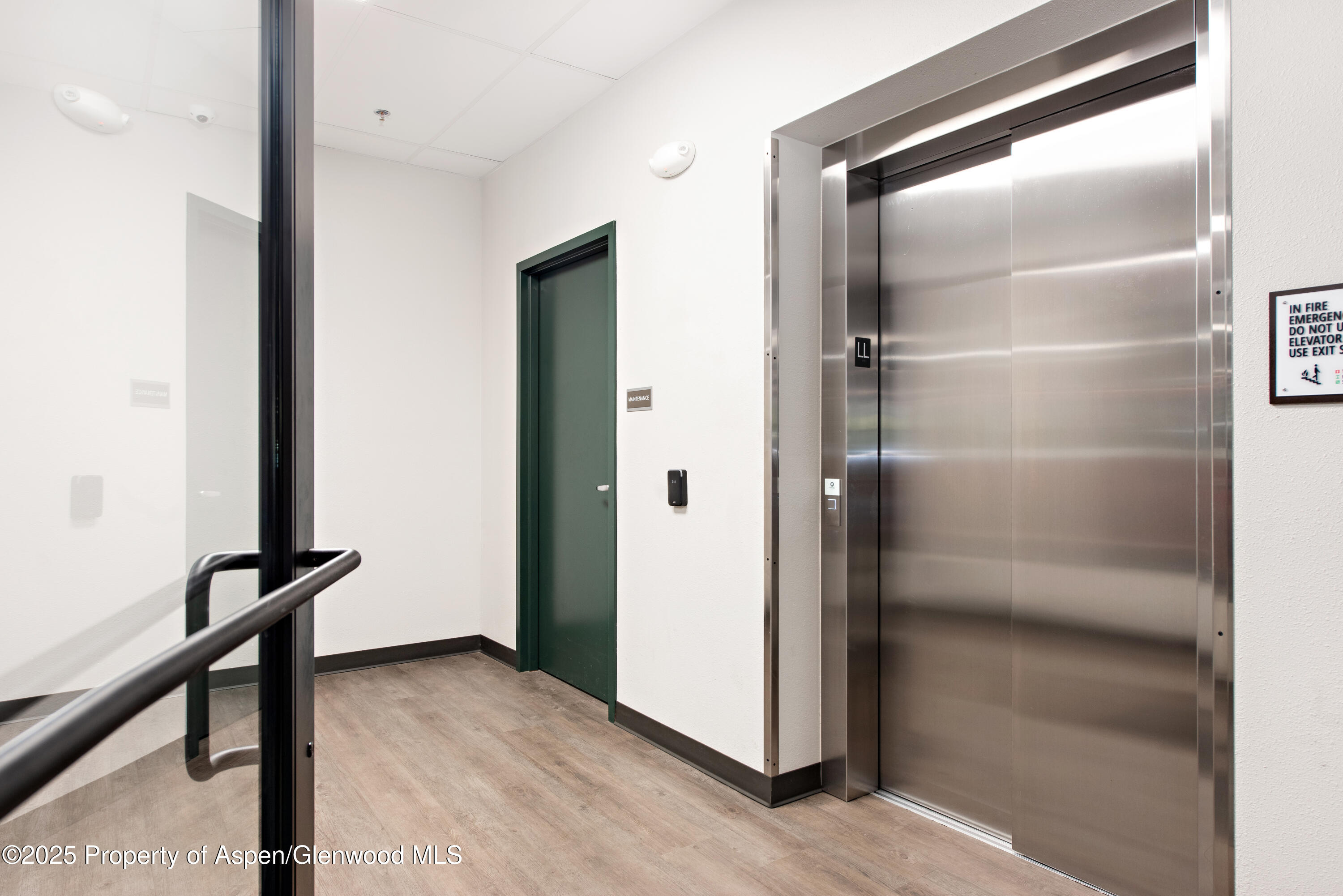 253 Wulfsohn Road, Unit 324 Glenwood Springs, CO 81601 - Photo 29 of 45 a view of a hallway with closet