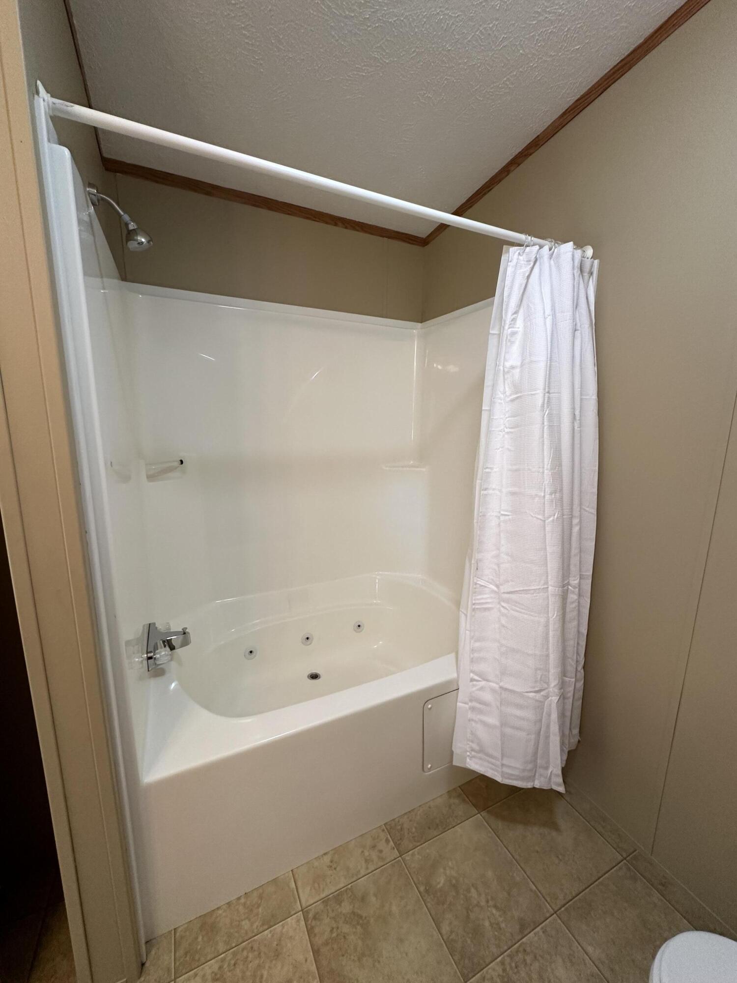 4748 West Woodrow Road Shelby, MI 49455 - Photo 17 of 26 2nd Bath