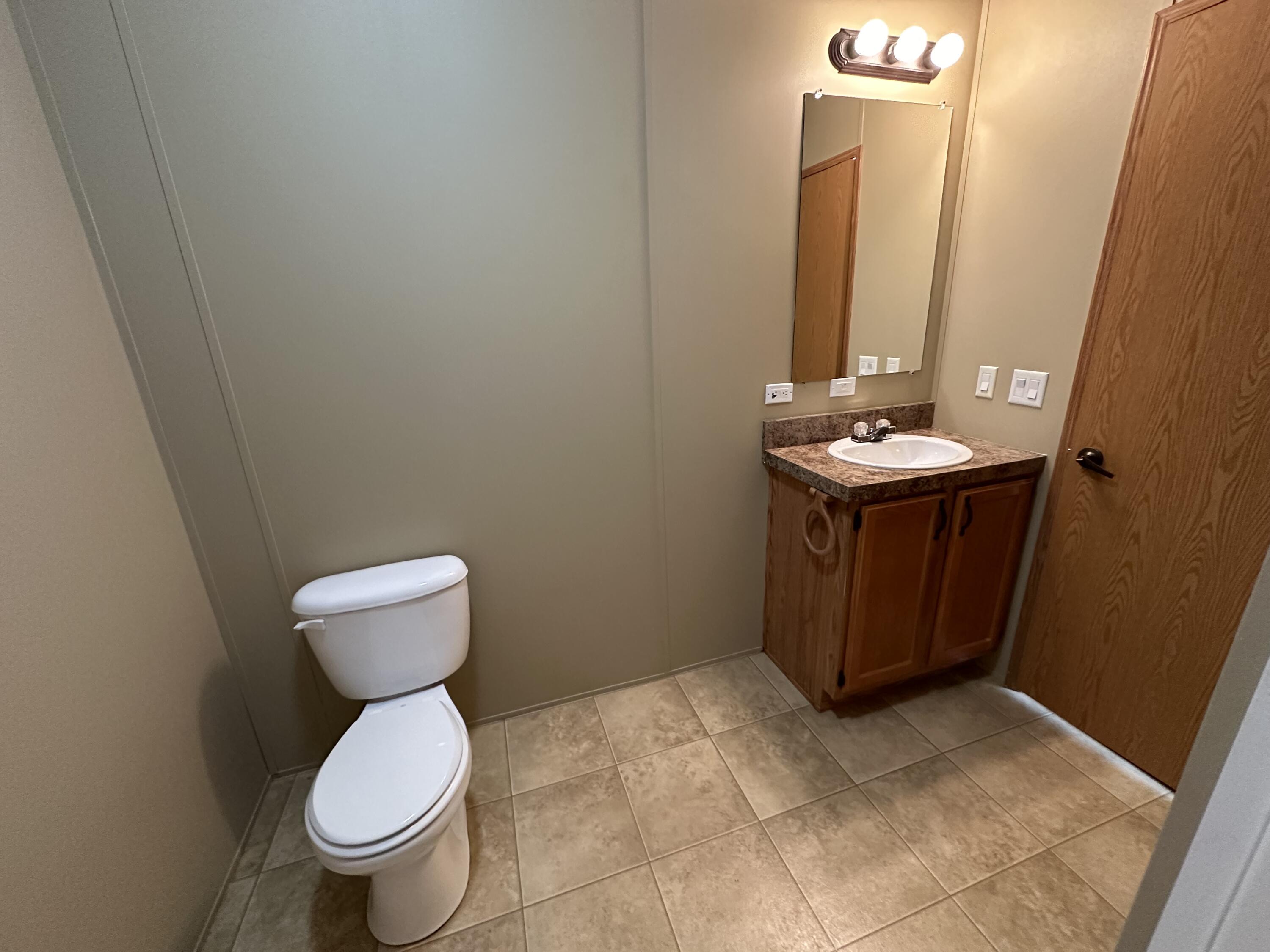 4748 West Woodrow Road Shelby, MI 49455 - Photo 18 of 26 2nd bath