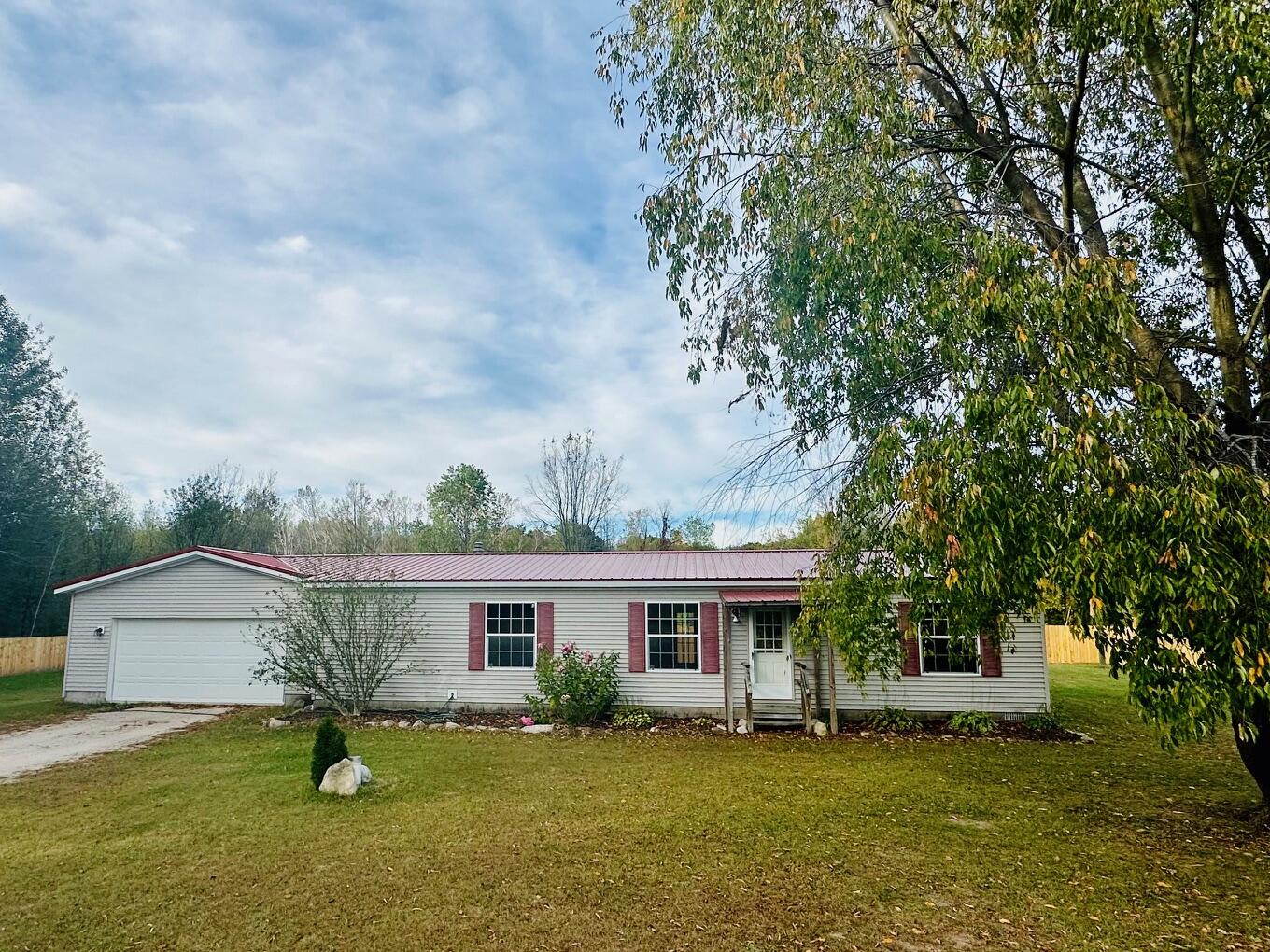 4748 West Woodrow Road Shelby, MI 49455 - Photo 3 of 26 IMG_8977