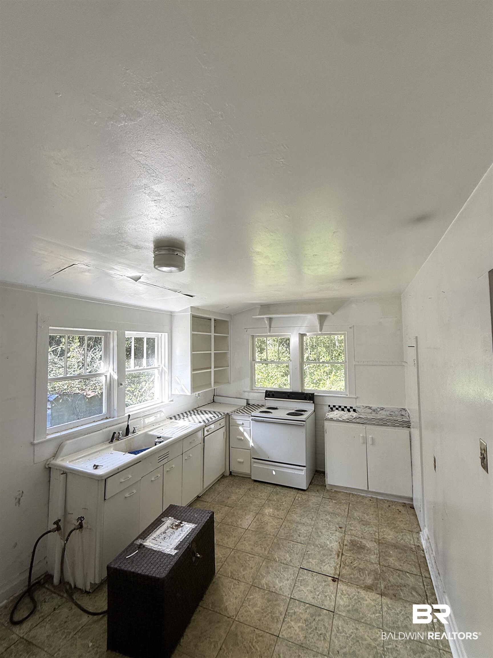 6513 Grace Street Mobile, AL 36618 - Photo 3 of 7