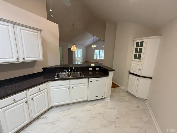 $363,900 | 142 Salisbury Circle, Lynchburg, VA 24502