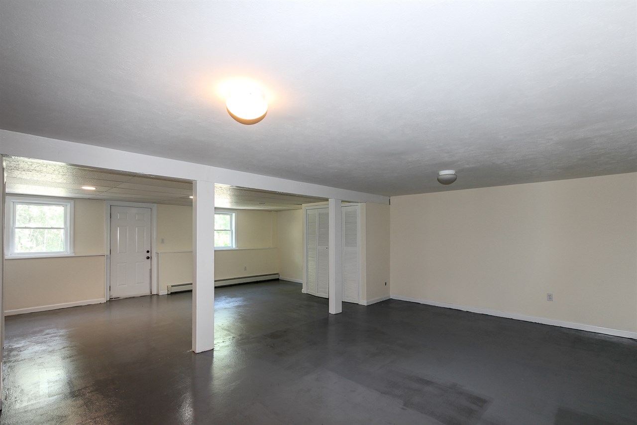 54 Island Pond Road Derry, NH 03038 - Photo 23 of 28