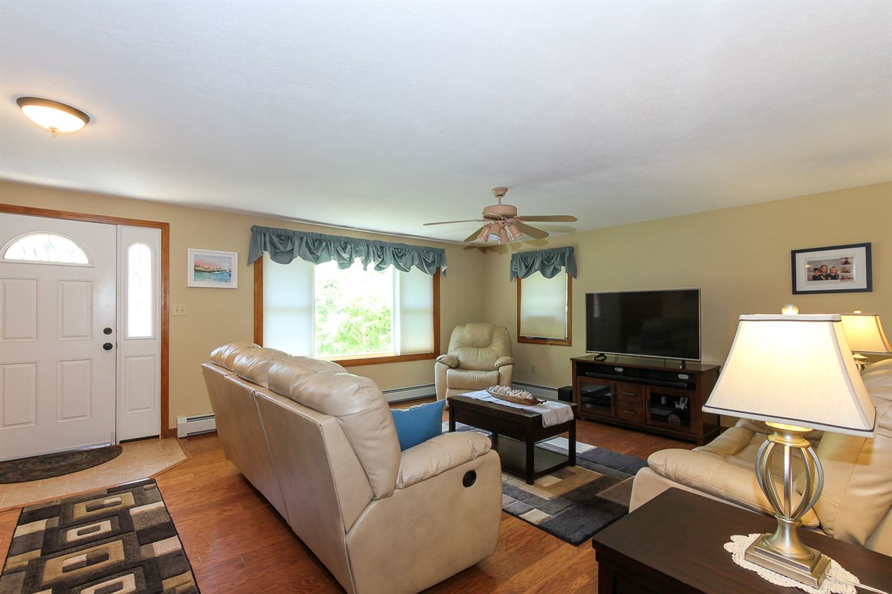 54 Island Pond Road Derry, NH 03038 - Photo 10 of 28