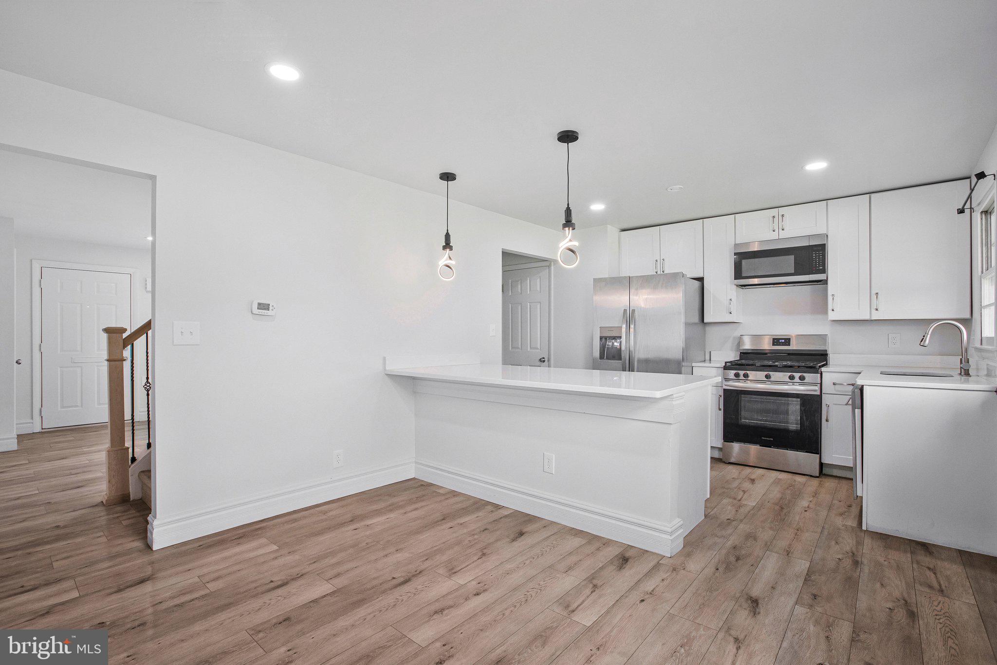 7144 Bexhill Road Baltimore, MD 21244 - Photo 5 of 31