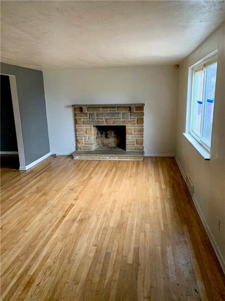 163 Conestoga Road Pittsburgh, PA 15235 - Photo 3 of 9 Gallery Image 3