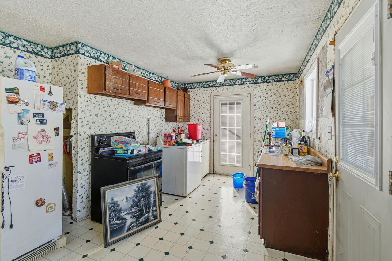 445 Basswood Road Columbus, OH 43207 - Photo 7 of 28 Eat In Kitchen & Laundry Space