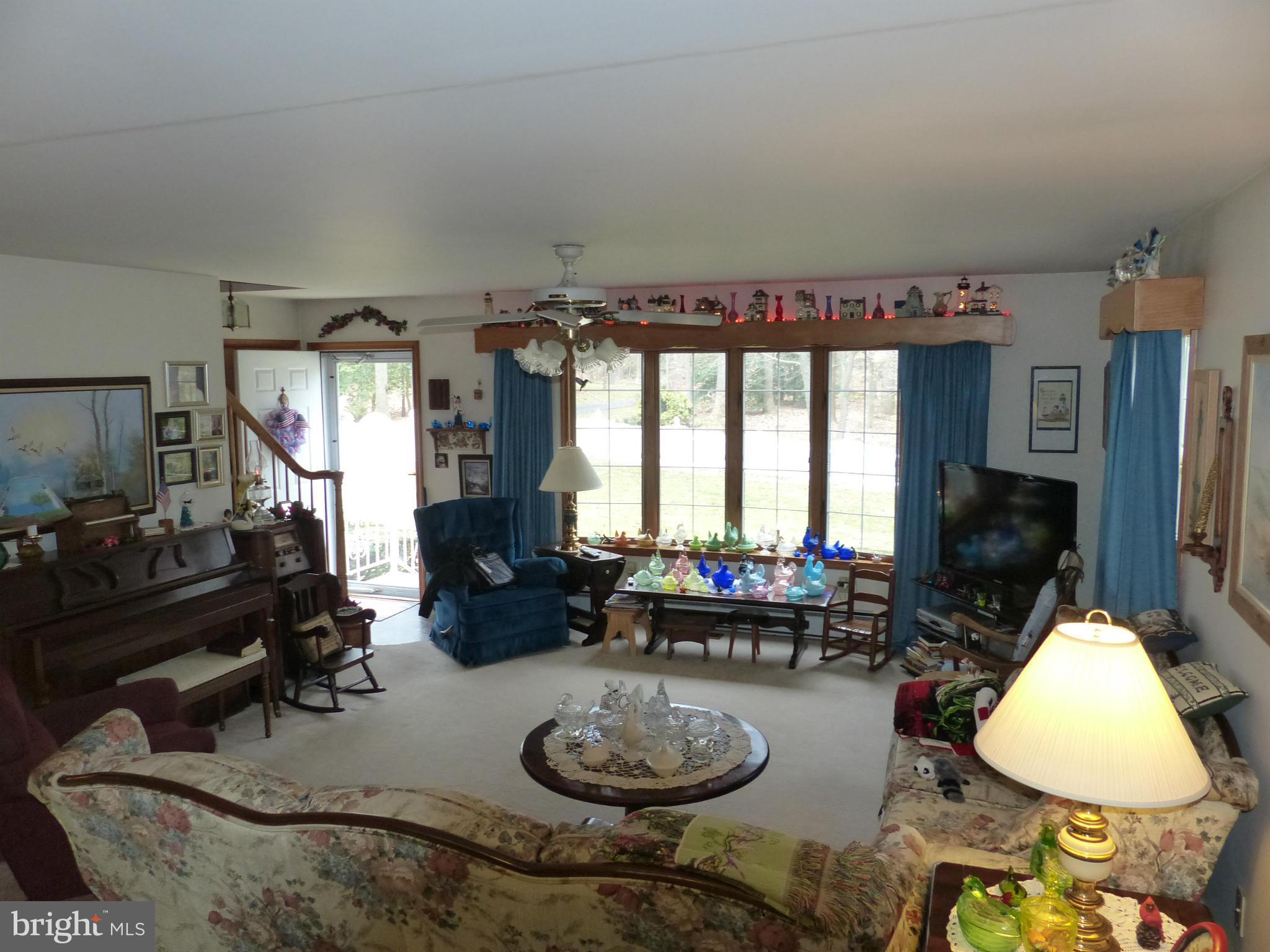 8691 Mitchell Road Denton, MD 21629 - Photo 2 of 26 Living Room