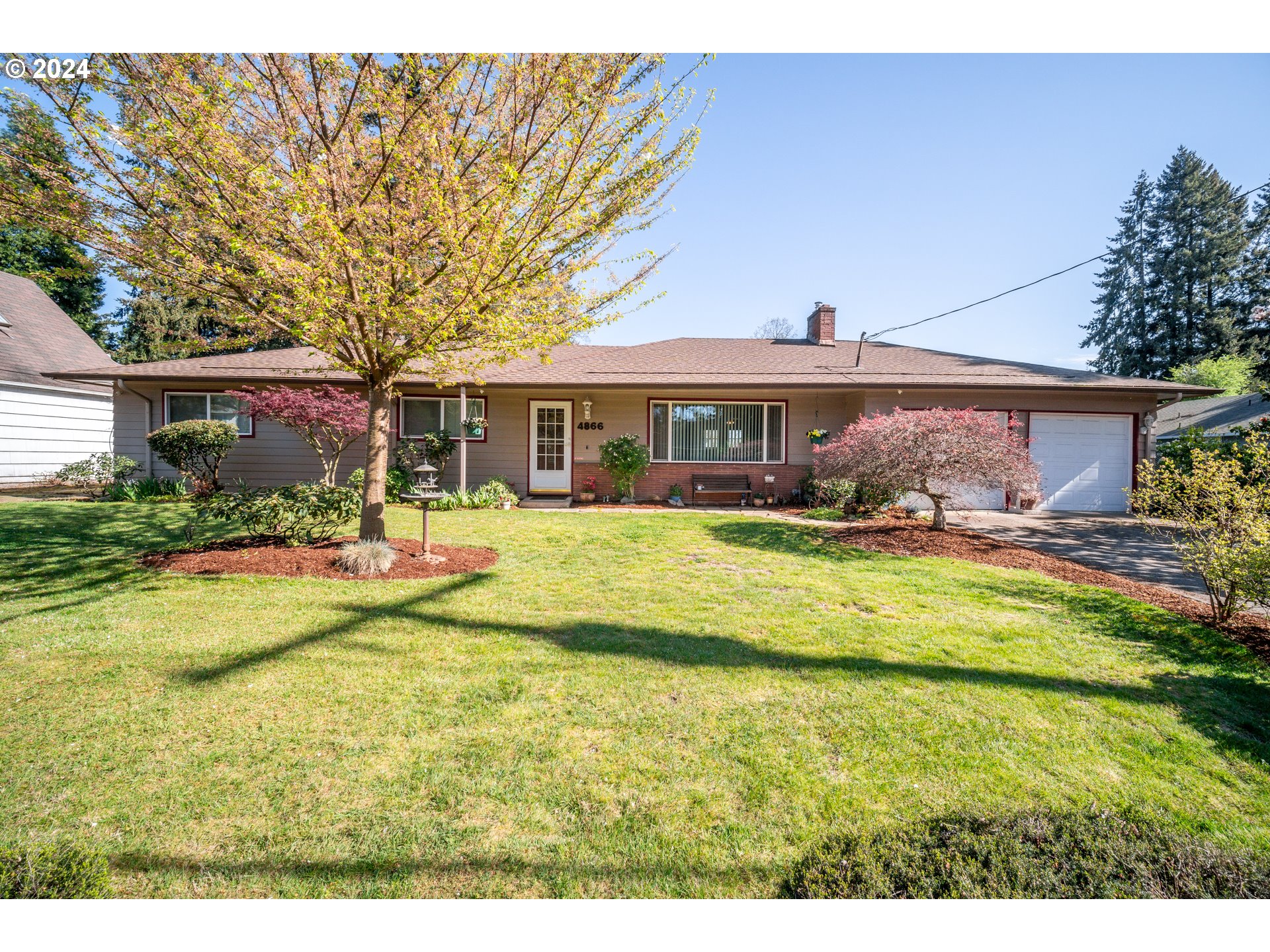 4866 Southeast View Acres Road Milwaukie, OR 97267 - Photo 1 of 25 Gallery Image 1