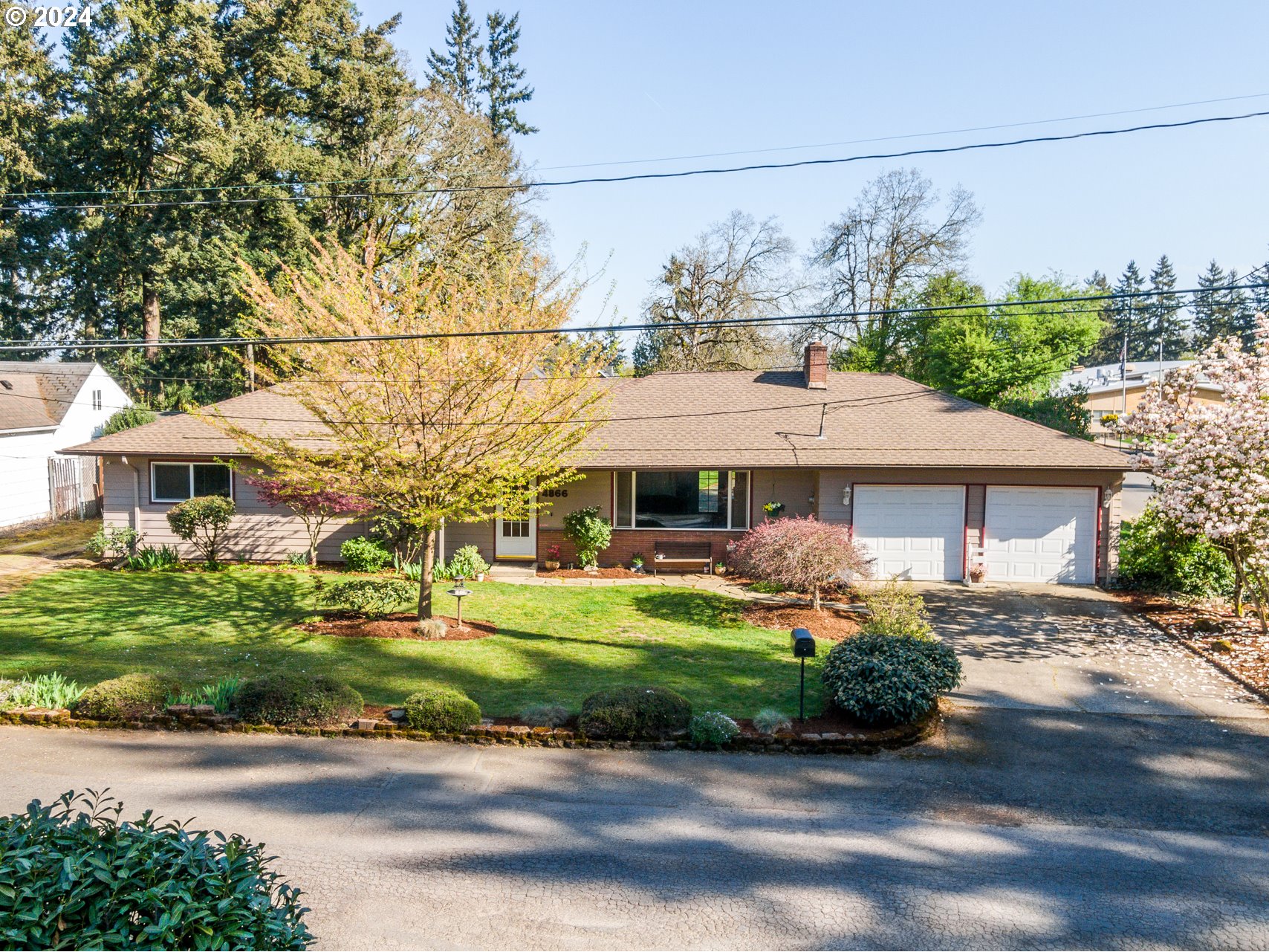 4866 Southeast View Acres Road Milwaukie, OR 97267 - Photo 3 of 25 Gallery Image 3
