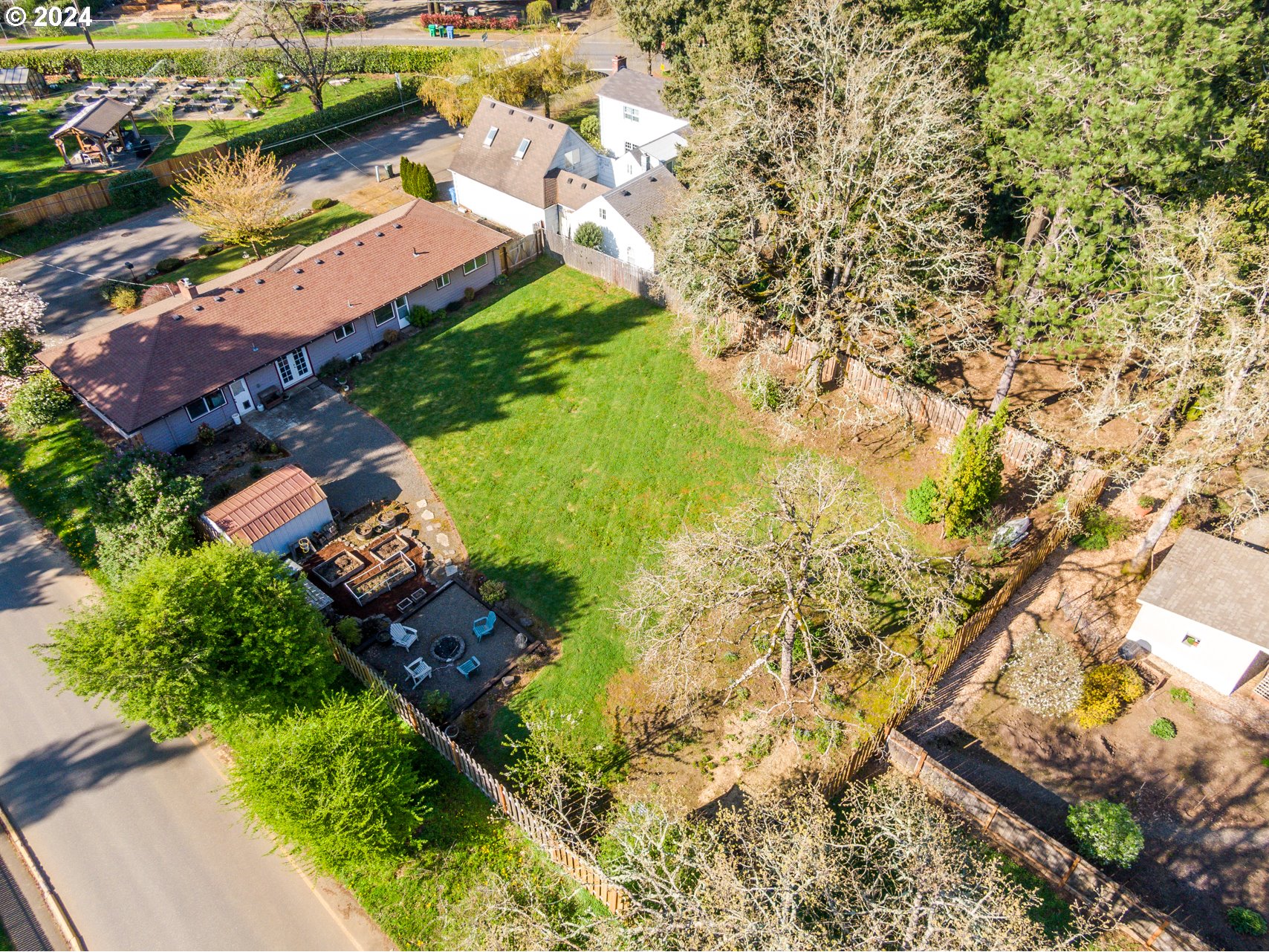 4866 Southeast View Acres Road Milwaukie, OR 97267 - Photo 4 of 25 Gallery Image 4