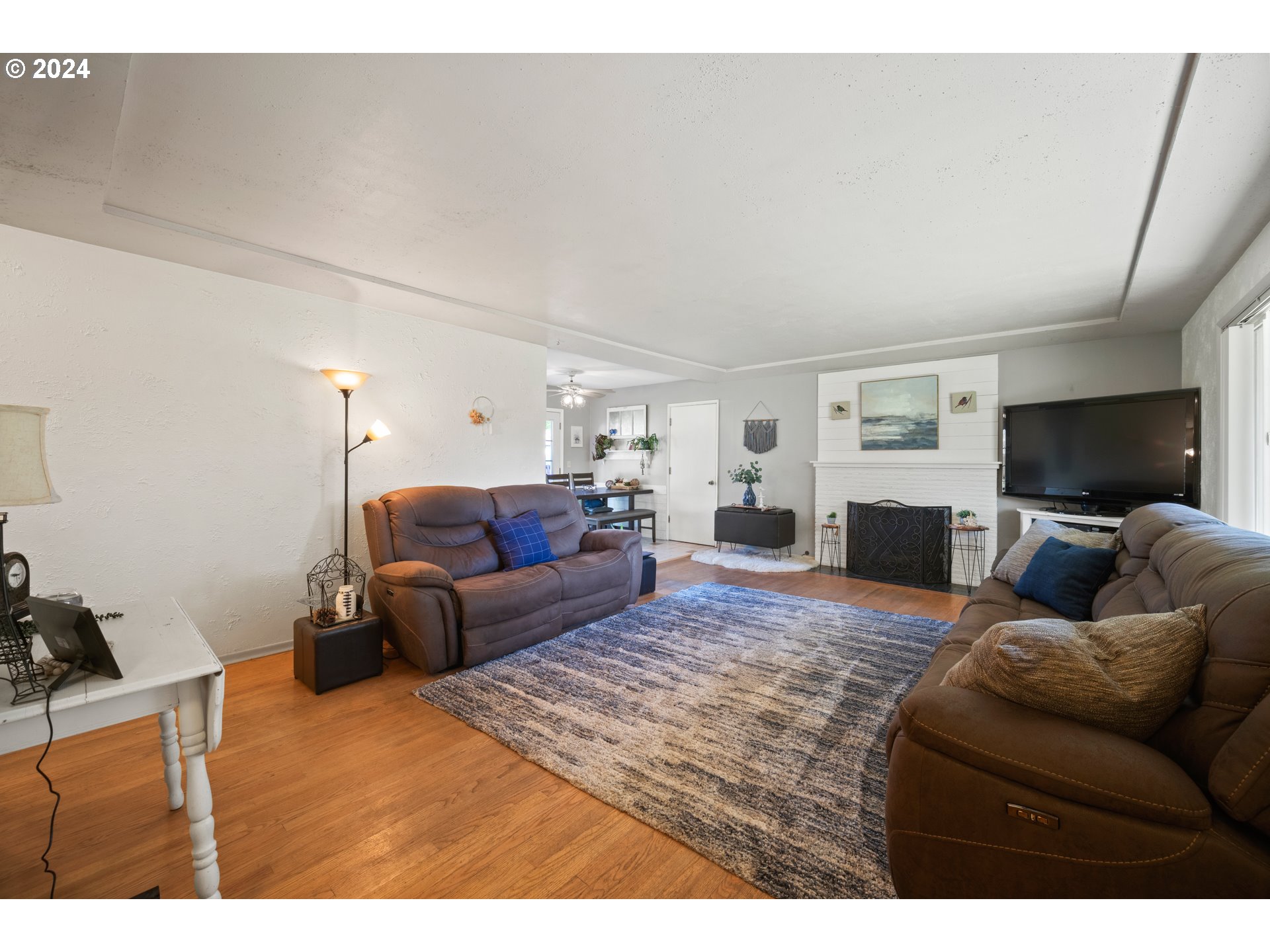 4866 Southeast View Acres Road Milwaukie, OR 97267 - Photo 5 of 25 Gallery Image 5