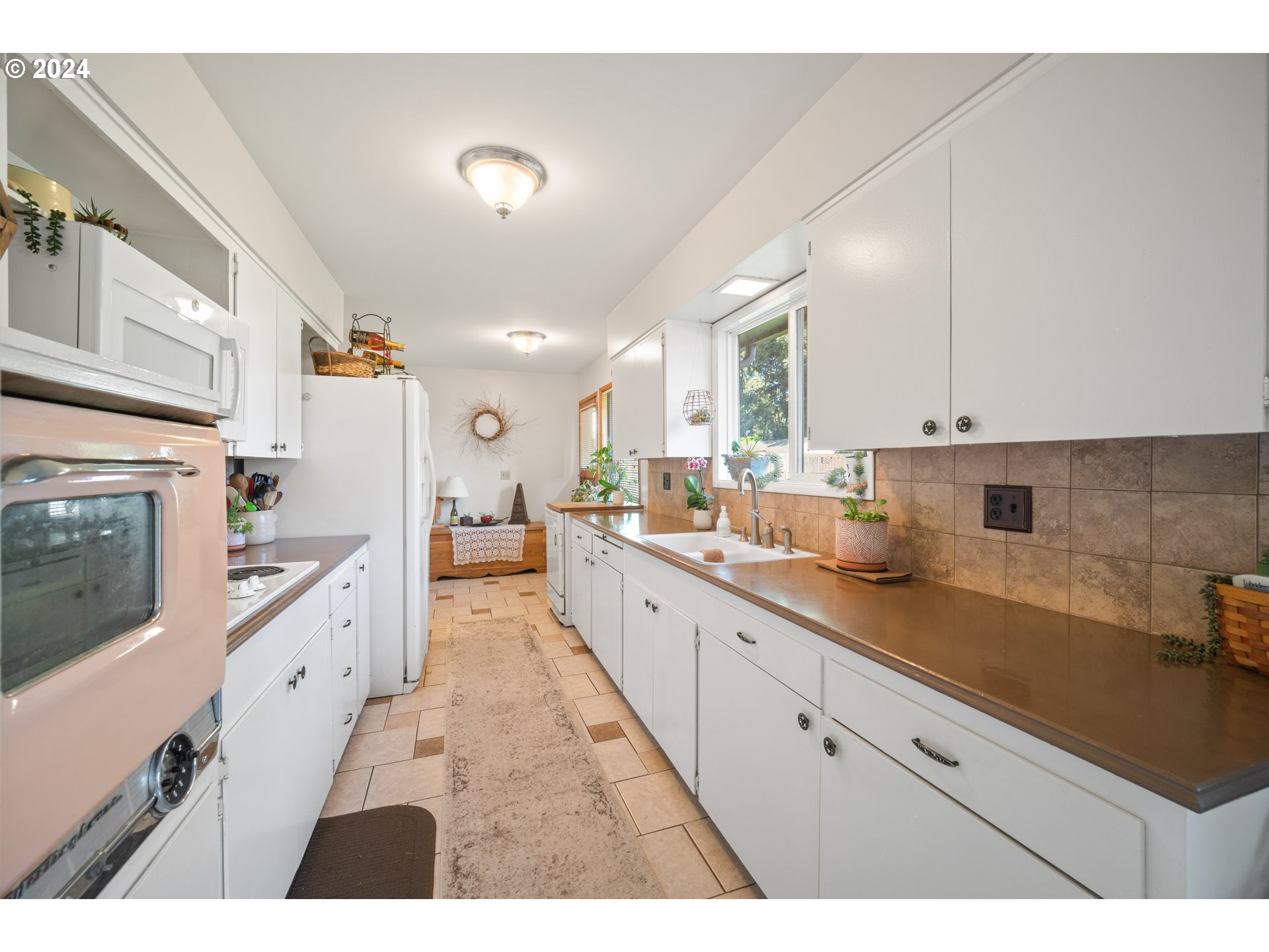 4866 Southeast View Acres Road Milwaukie, OR 97267 - Photo 9 of 25 Gallery Image 9
