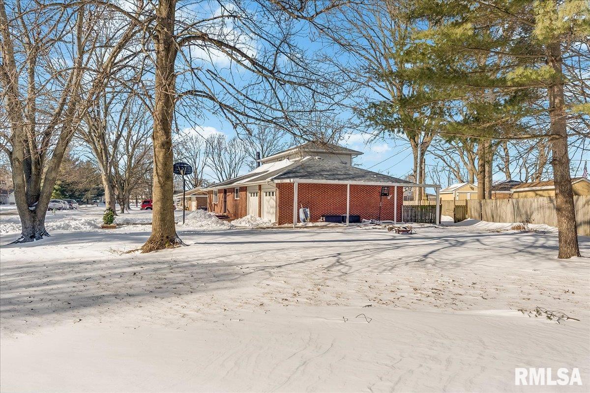 5 Lakewind Drive Springfield, IL 62703 - Photo 4 of 35