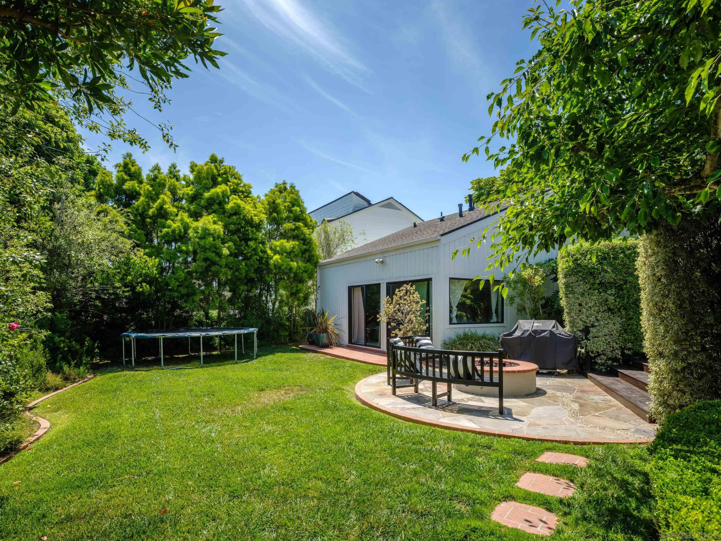 3520 Silvergate Place San Diego, CA 92106 - Photo 30 of 35 a house view with a garden space
