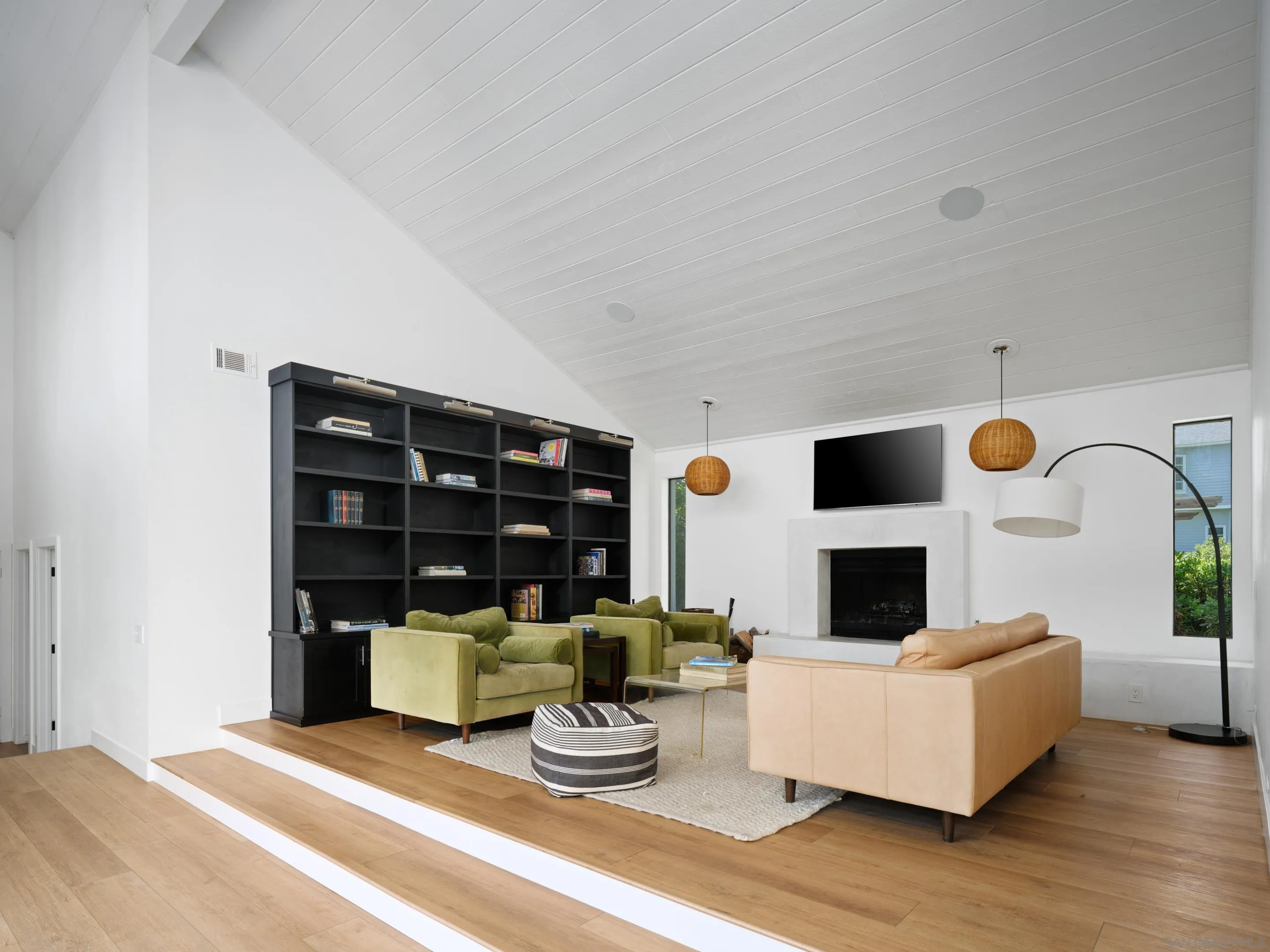 3520 Silvergate Place San Diego, CA 92106 - Photo 9 of 35 a living room with furniture and hard wood floor