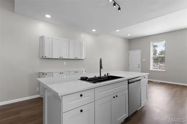 $329,900 | 2336 Russell Boulevard, St. Louis, MO 63104