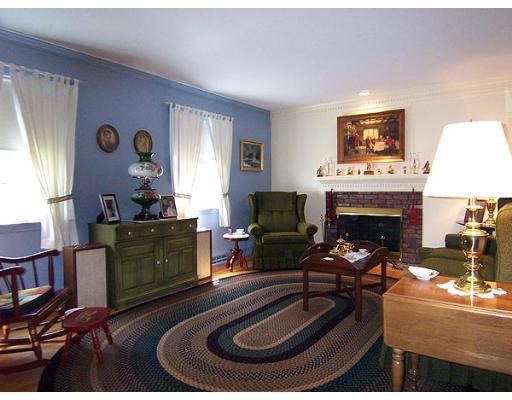 246 Concord Road Longmeadow, MA 01106 - Photo 9 of 21 Gallery Image 9