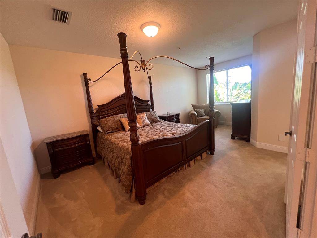 3014 Waterside Circle Boynton Beach, FL 33435 - Photo 22 of 40 a living room with furniture