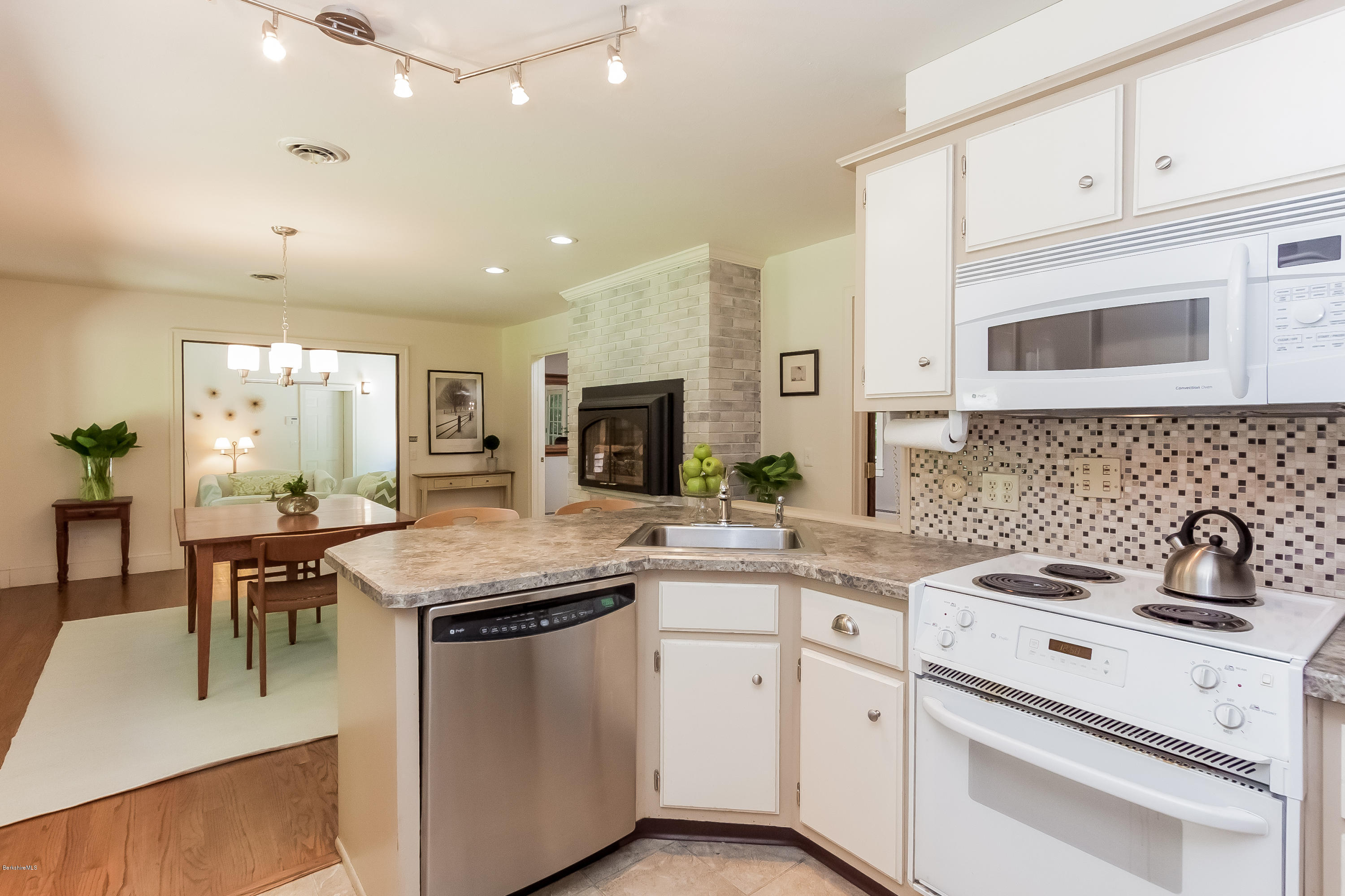 271 Lee Road Lenox, MA 01240 - Photo 3 of 30 #03