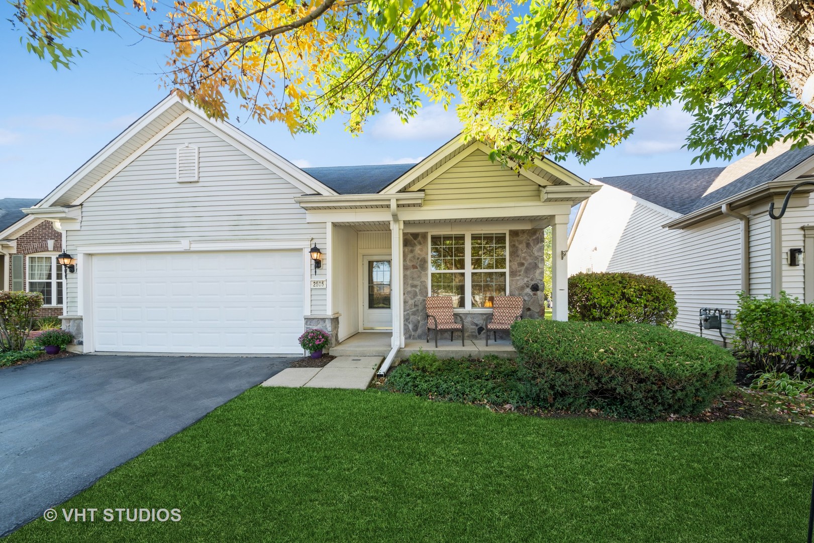 2505 Sandlewood Circle Elgin, IL 60124 - Photo 1 of 48