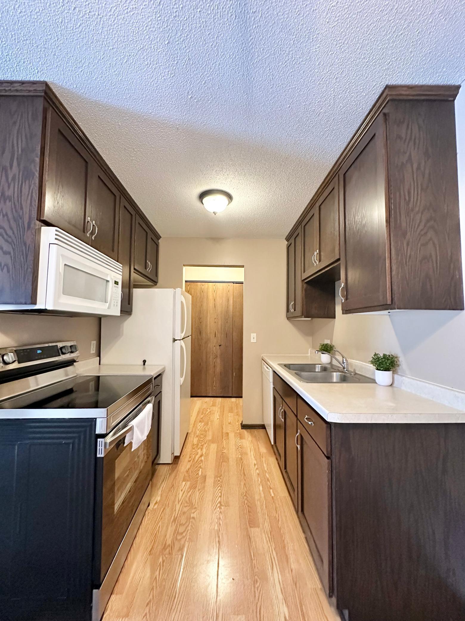 1640 Highway 36 West, Unit 345 St. Paul, MN 55113 - Photo 15 of 37