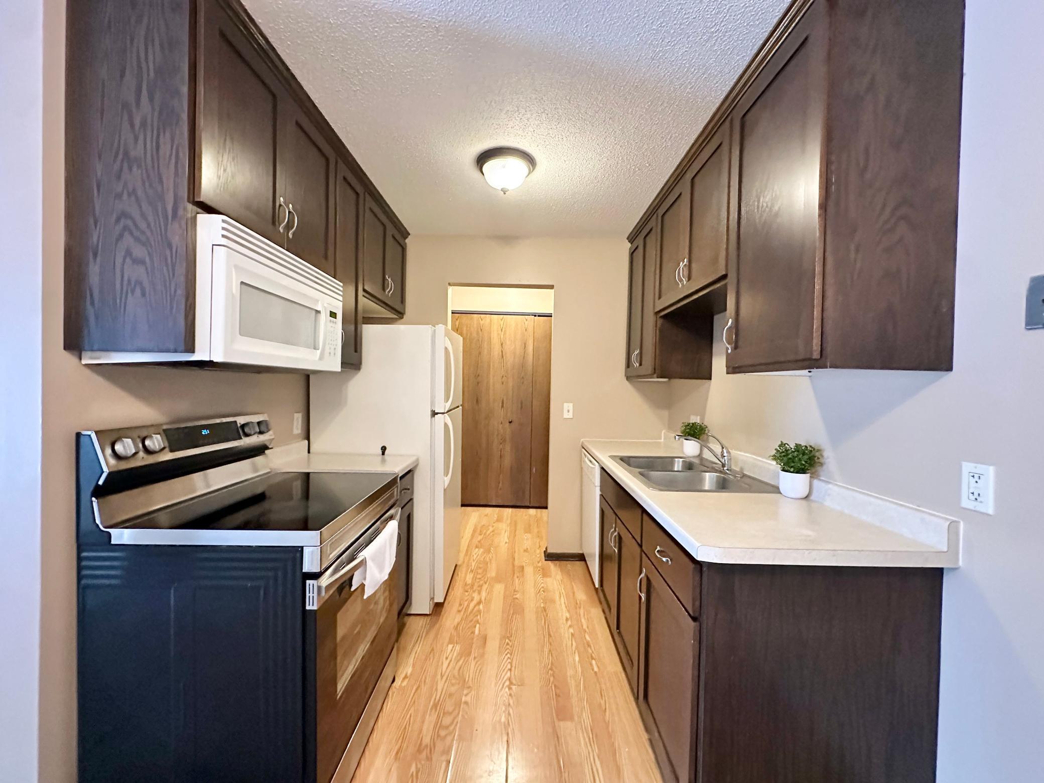 1640 Highway 36 West, Unit 345 St. Paul, MN 55113 - Photo 5 of 37