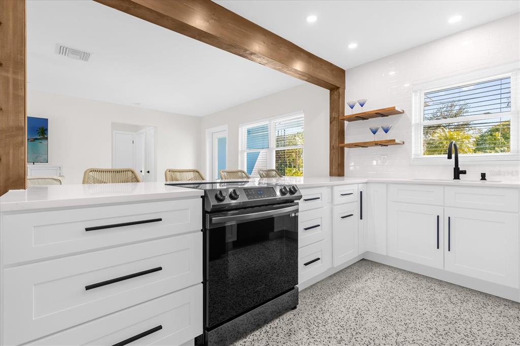 12366 137th Street Largo, FL 33774 - Photo 11 of 46