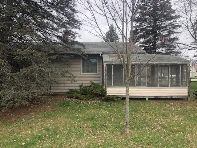 8095 West Royal Road Canadian Lakes, MI 49346 - Photo 2 of 13 11