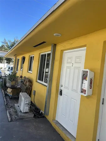 $1,850 | 318 East 21st Street, Unit 2, Hialeah, FL 33010