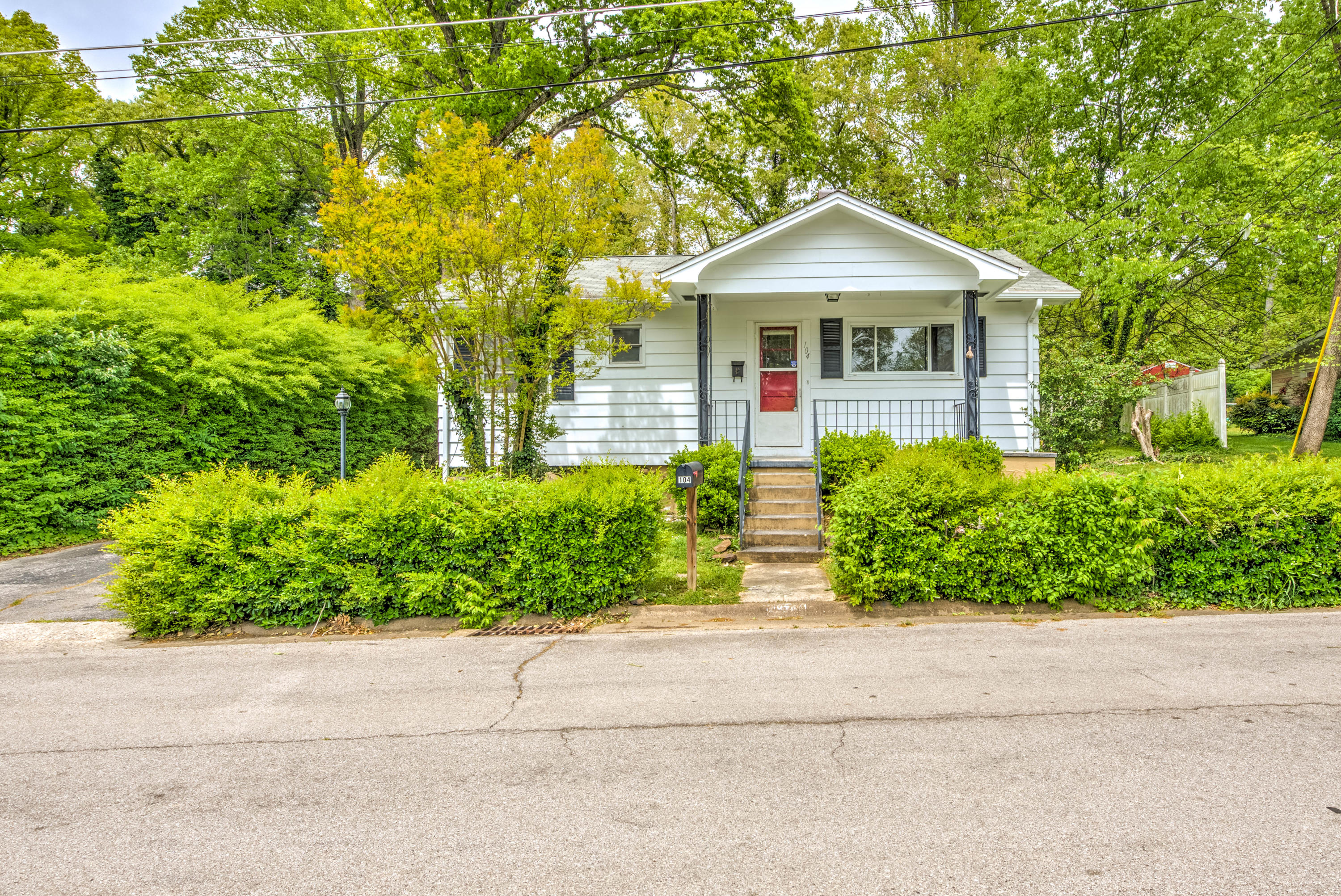 104 Malvern Road Oak Ridge, TN 37830 - Photo 1 of 19 1