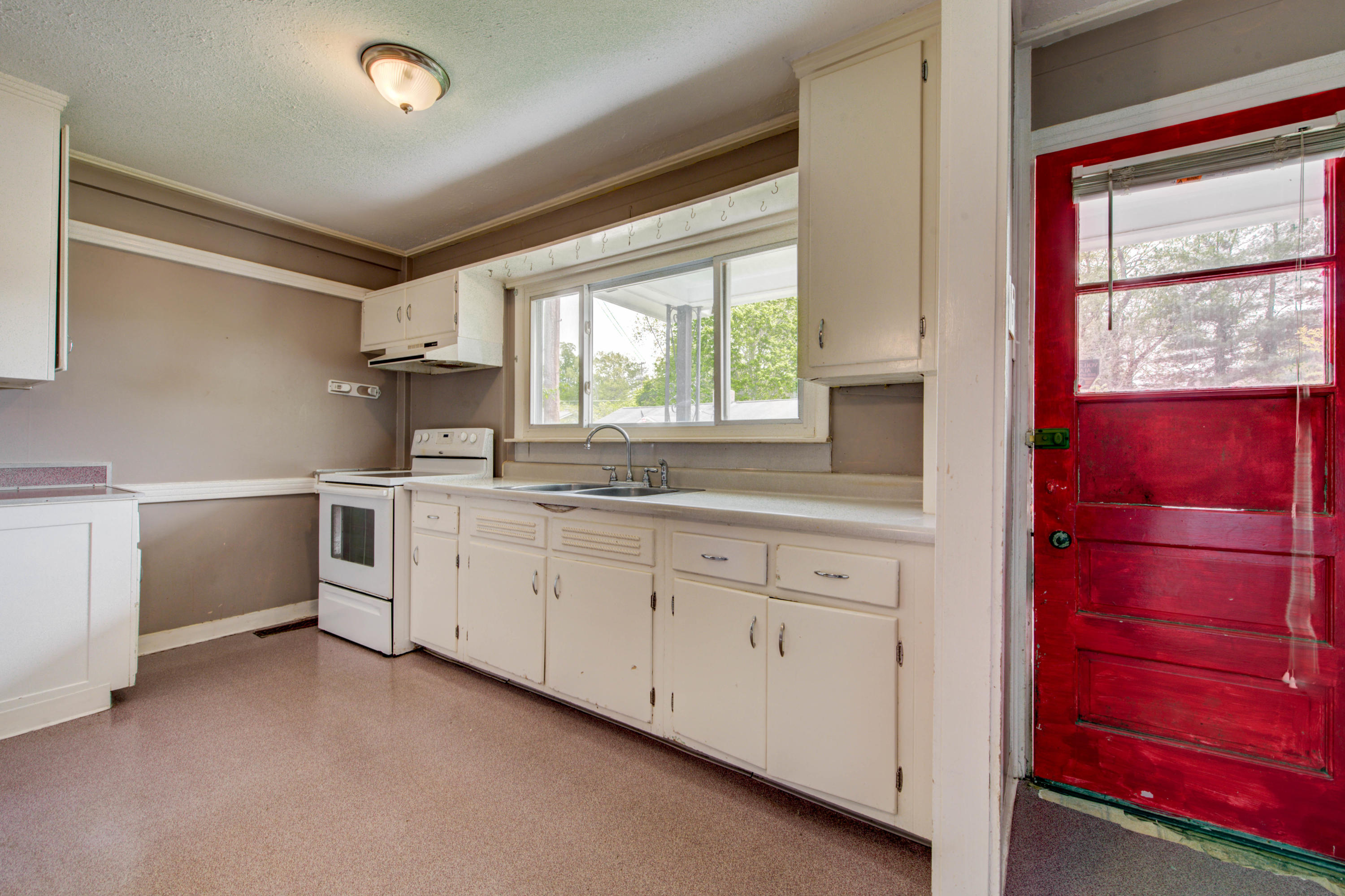 104 Malvern Road Oak Ridge, TN 37830 - Photo 4 of 19 4