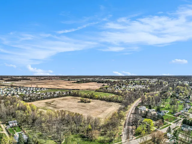 $1,500,000 | 702 West Main Street, Grand Ledge, MI 48837