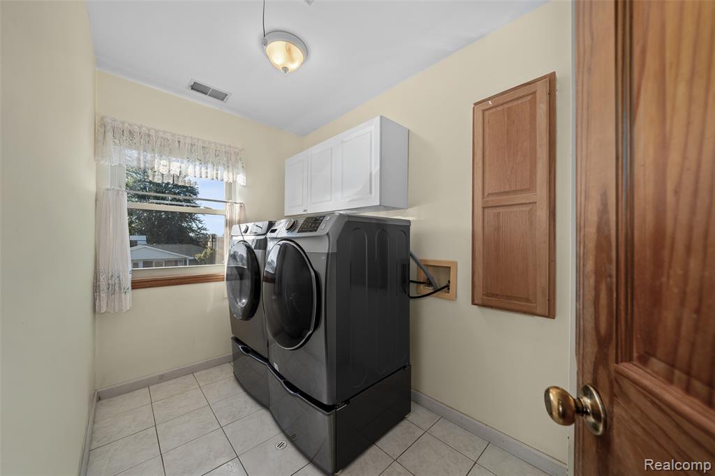 7214 Cardinal Road Algonac, MI 48001 - Photo 10 of 50