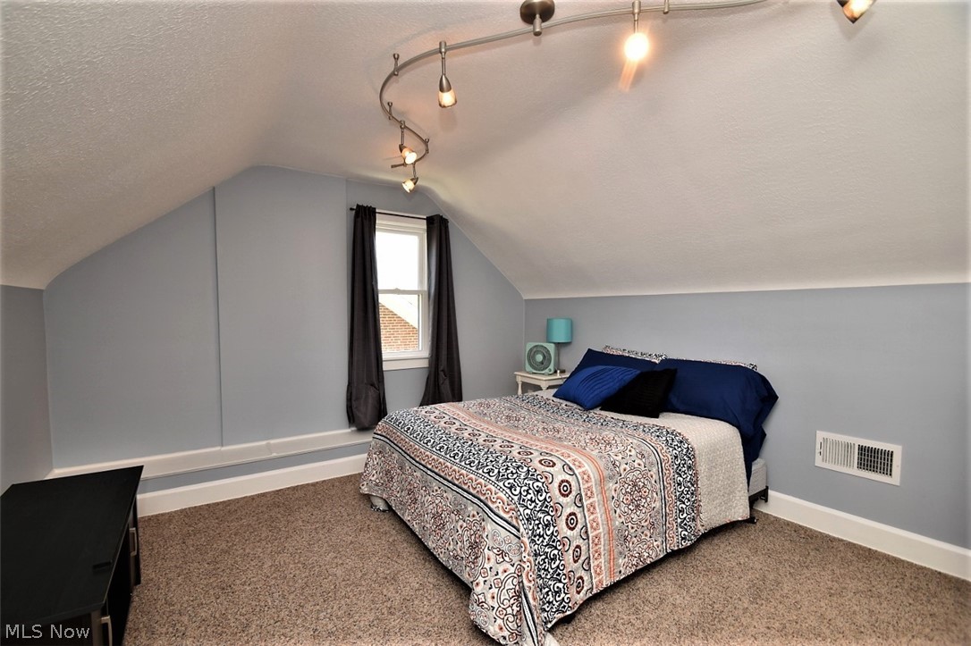 2612 Eaton Road Cleveland, OH 44118 - Photo 26 of 34