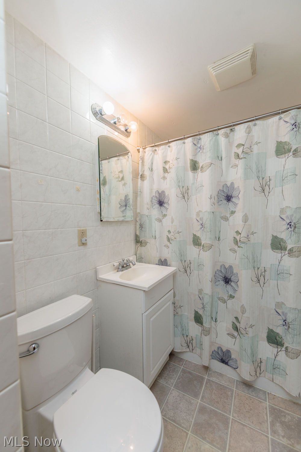 2765 Nagel Road Avon, OH 44011 - Photo 7 of 11 bathroom