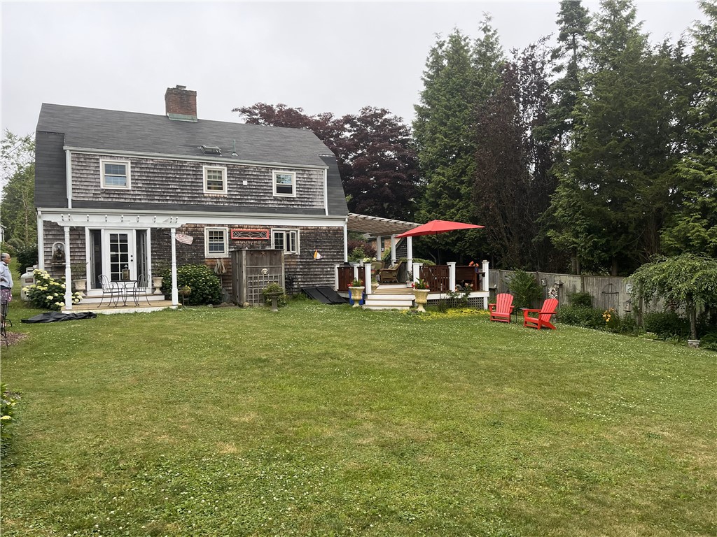 7 Boulevard East Middletown, RI 02842 - Photo 3 of 23