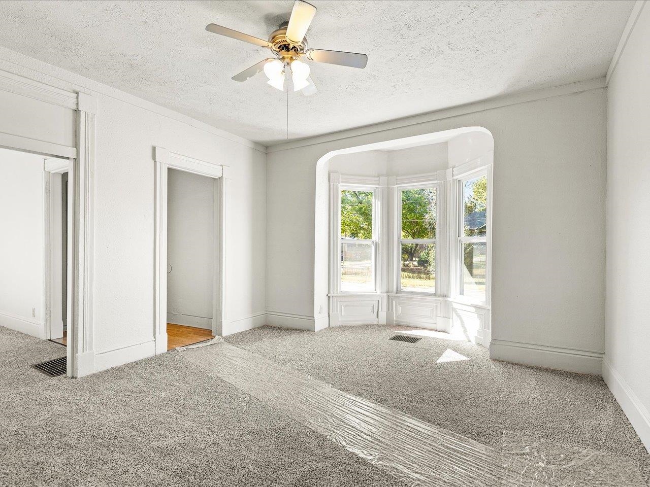 1227 Chestnut Street Rockford, IL 61102 - Photo 4 of 27