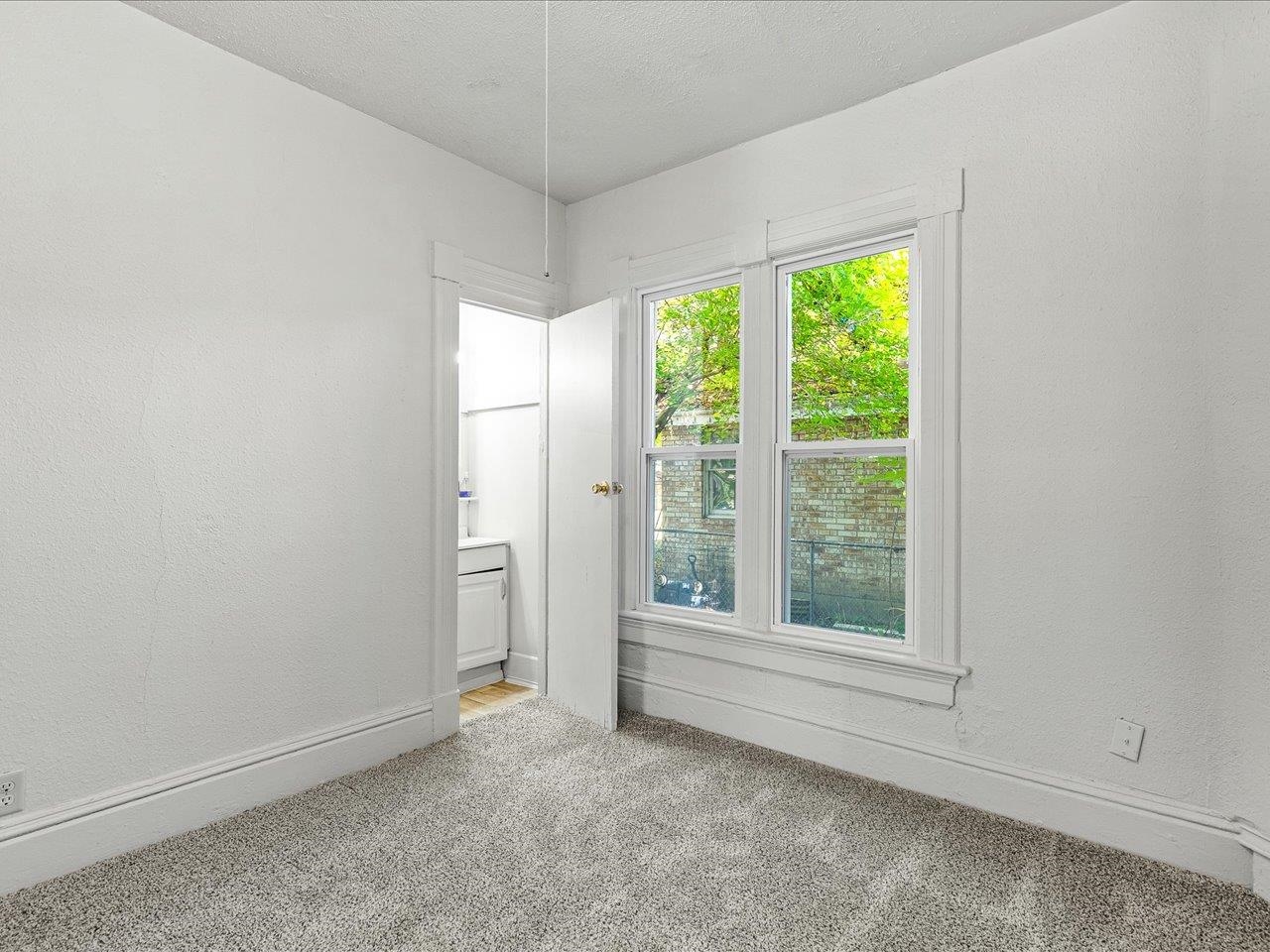 1227 Chestnut Street Rockford, IL 61102 - Photo 8 of 27