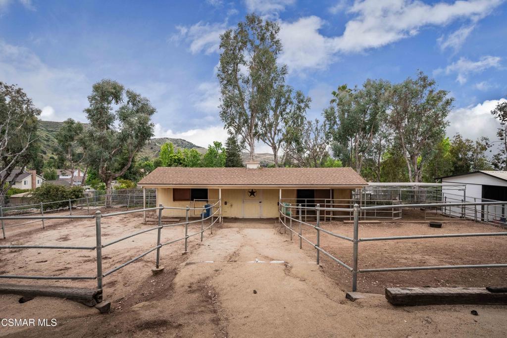 351 Buckboard Circle Simi Valley, CA 93065 - Photo 44 of 58
