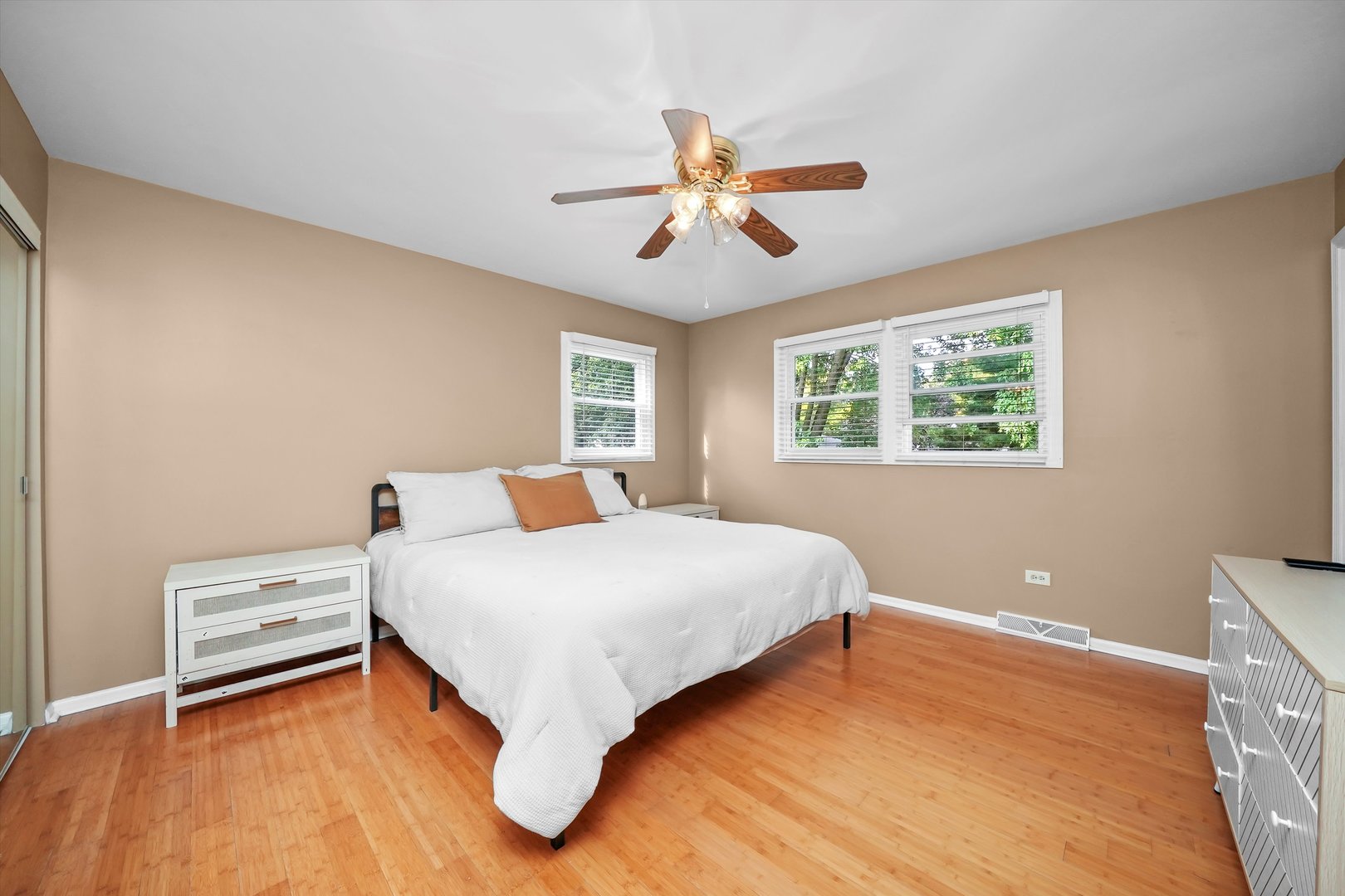 41 Lockman Circle Elgin, IL 60123 - Photo 19 of 46 a bedroom with a bed and window