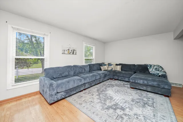 $389,000 | 41 Lockman Circle, Elgin, IL 60123