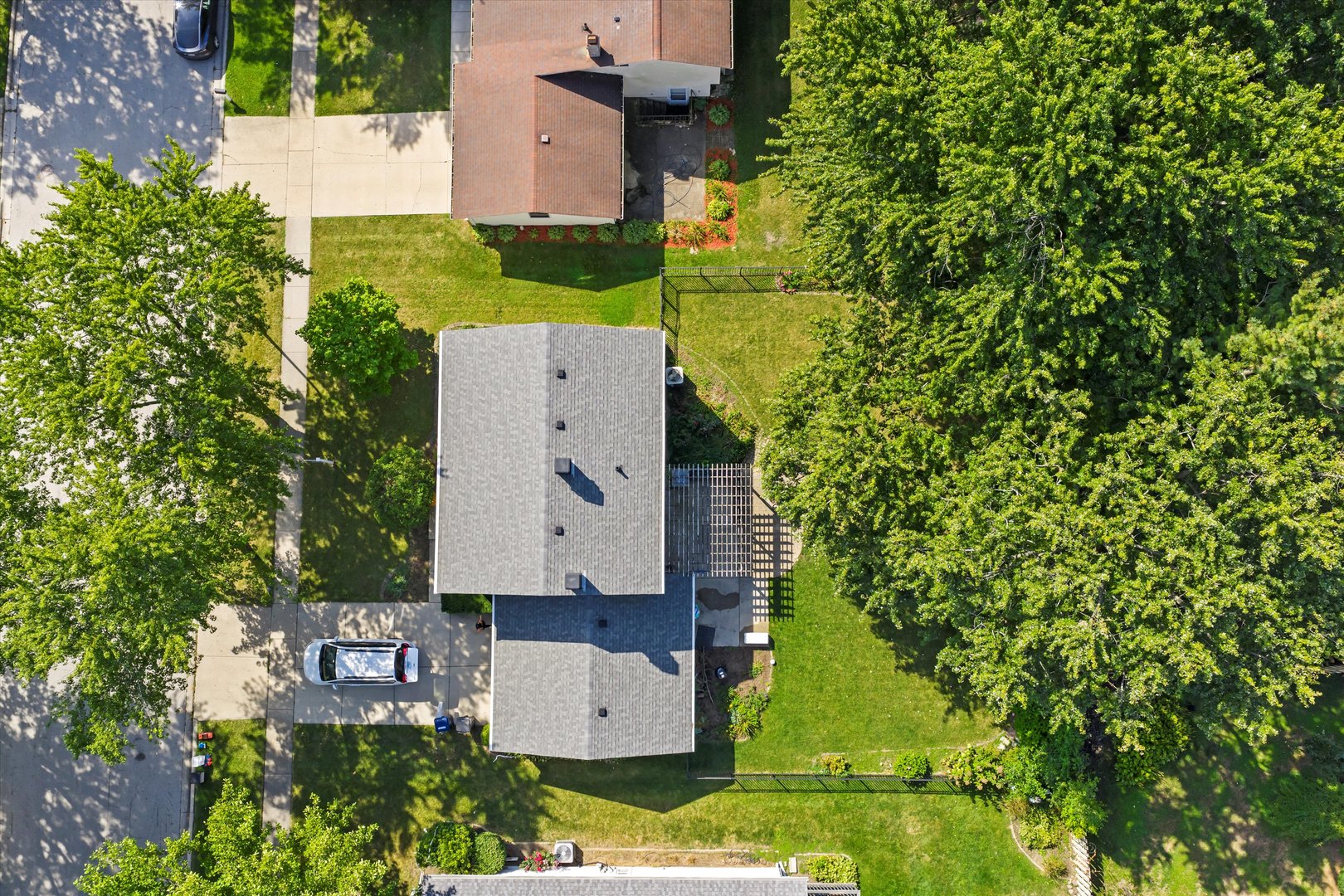 41 Lockman Circle Elgin, IL 60123 - Photo 37 of 46 an aerial view of residential house with outdoor space and trees all around