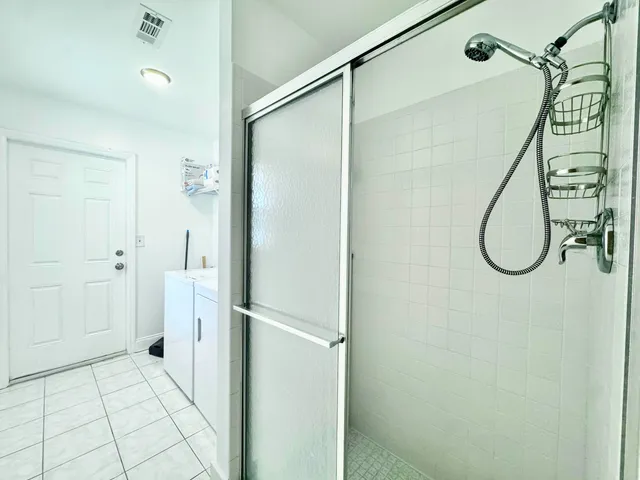 $2,950 | 1514 North Federal Highway, Unit 2, Lake Worth Beach, FL 33460