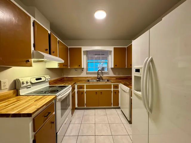 $2,950 | 1514 North Federal Highway, Unit 2, Lake Worth Beach, FL 33460