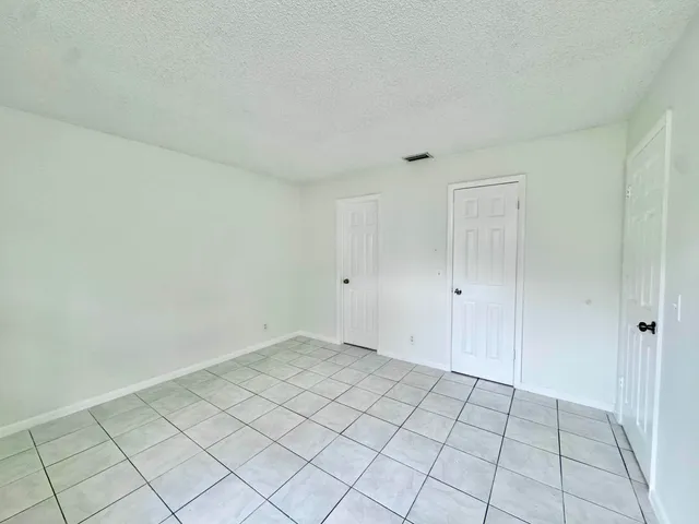 $2,950 | 1514 North Federal Highway, Unit 2, Lake Worth Beach, FL 33460